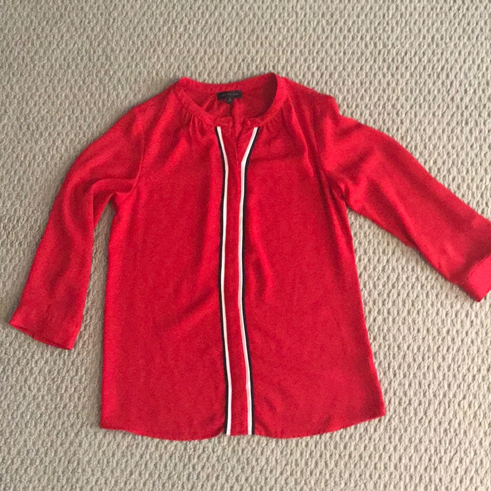 Quarter length sleeve blouse